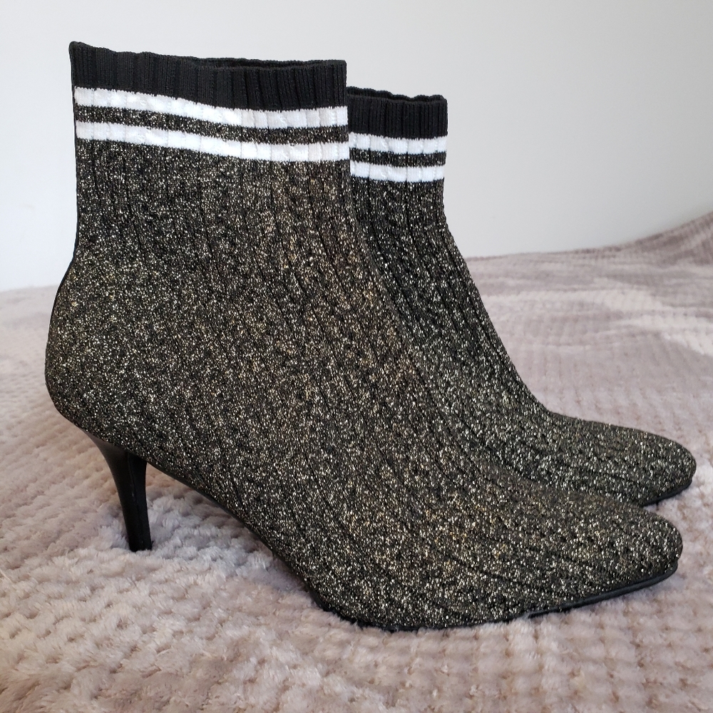 Stuart Weitzman Pointed toe Booties - Picture 5 of 8